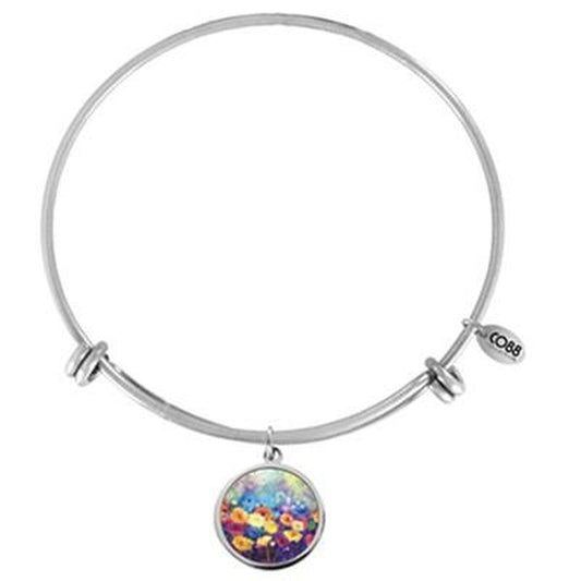 Zilverkleurige CO88 Collection armband met kleurrijke bedel en elegante uitstraling.