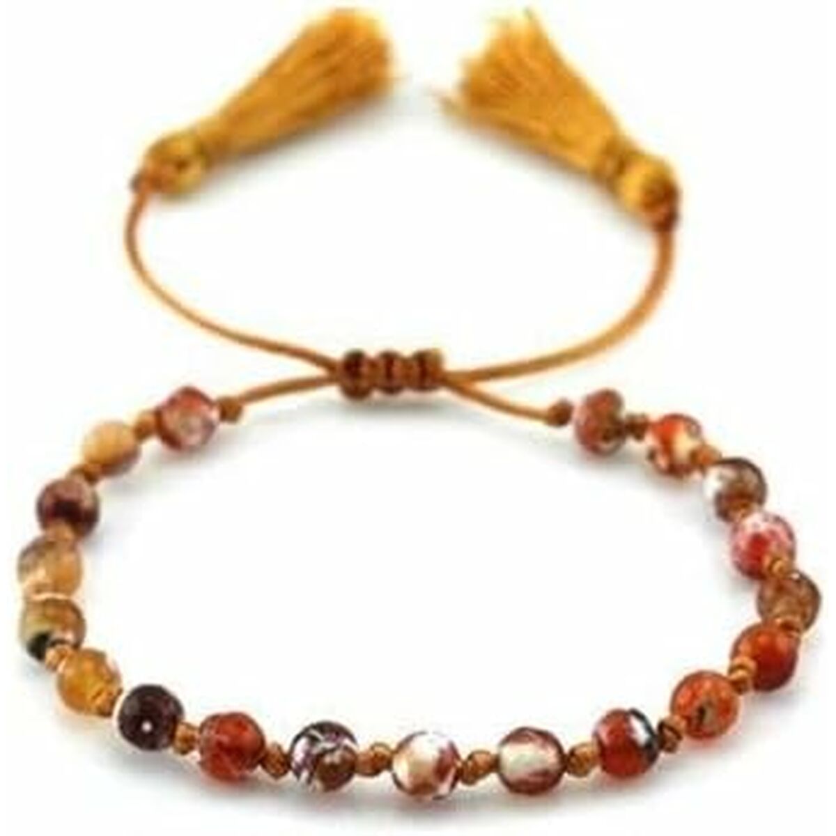 Close-up van de oranje CO88 Collection armband met kleurrijke kralen en franjes.