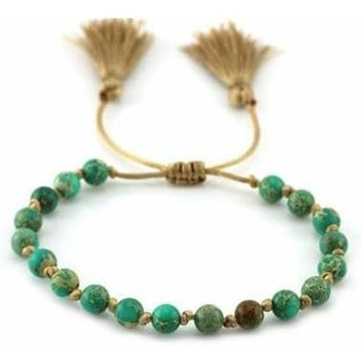 Detail van de groene CO88 Collection armband met kralen en franjes.