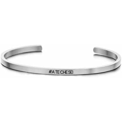 Zilverkleurige CO88 Collection armband met een elegante, minimalistische uitstraling en subtiele inscriptie.