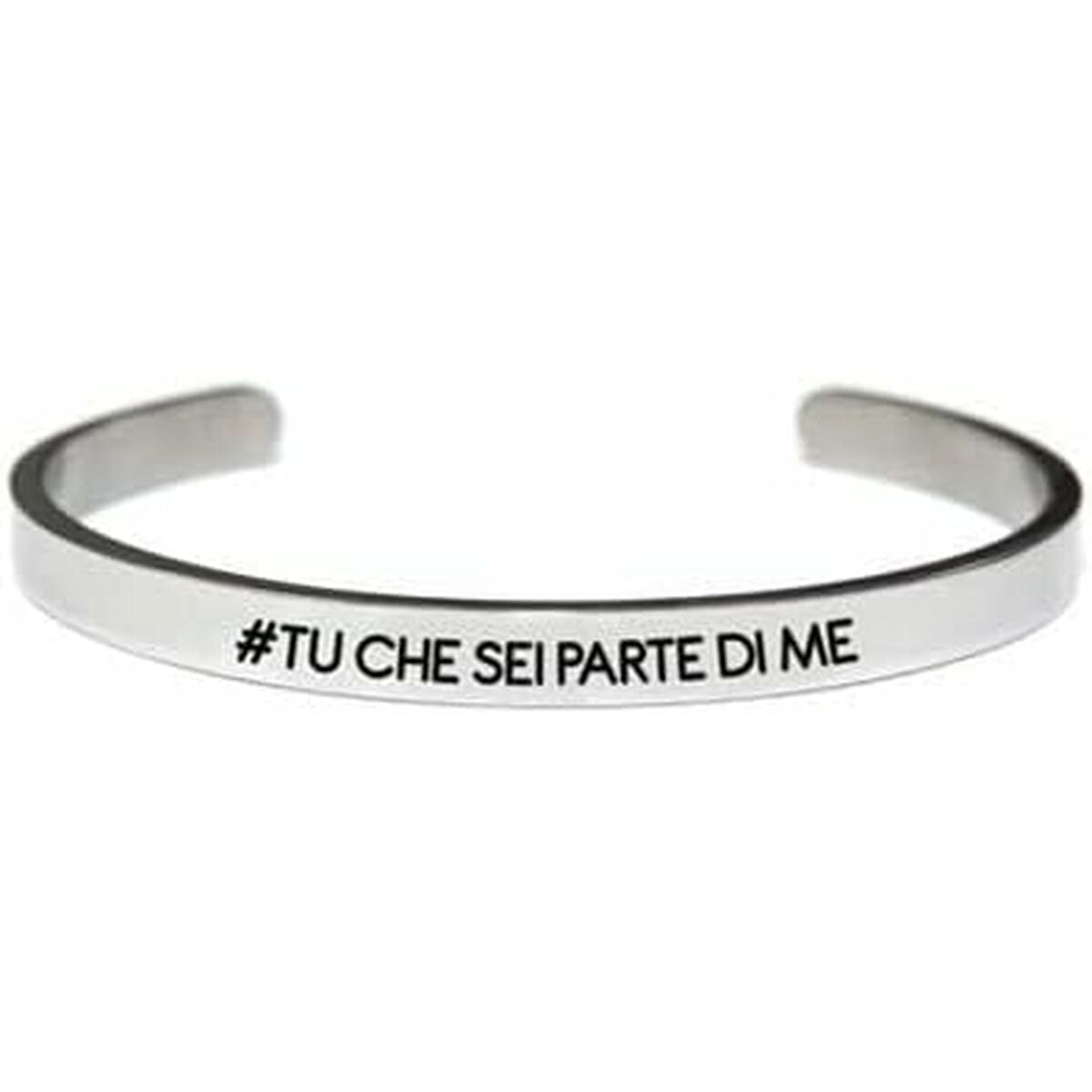 Zilverkleurige CO88 Collection armband met elegante inscriptie aan de voorkant.