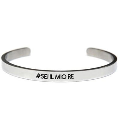 Zilverkleurige CO88 Collection armband voor dames met elegante uitstraling en unieke tekst.