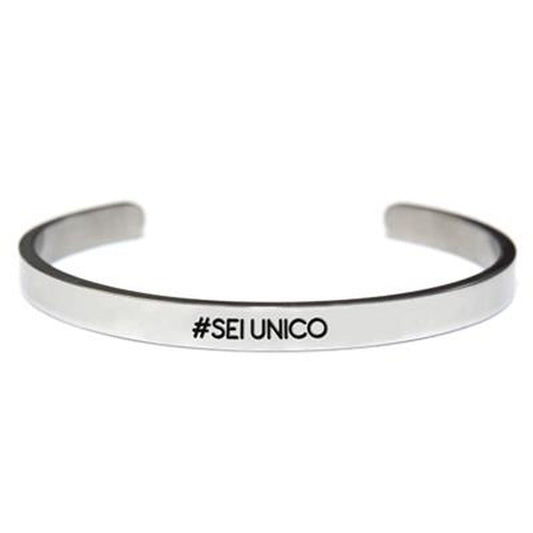 Zilverkleurige CO88 Collection armband voor dames met elegant design en unieke inscriptie.