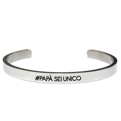 Zilverkleurige CO88 Collection armband voor dames met elegant design en subtiele tekst.