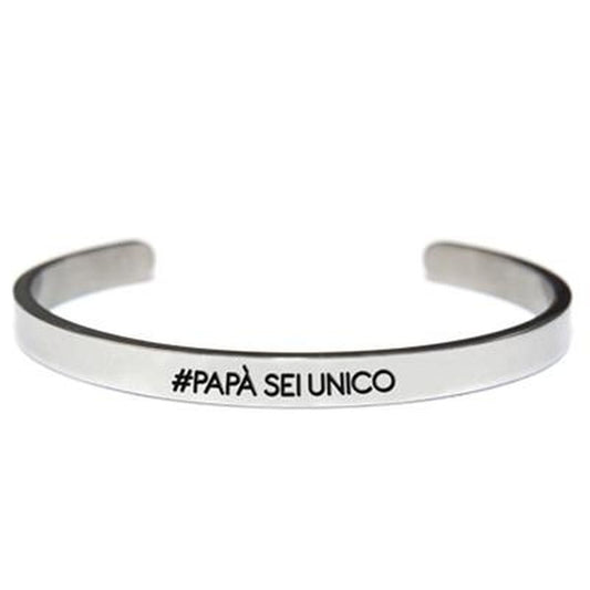 Zilverkleurige CO88 Collection armband voor dames met elegant design en subtiele tekst.