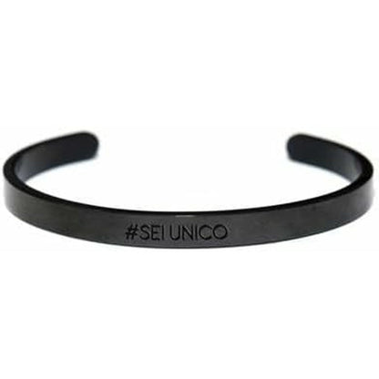 Zijaanzicht van de zwarte CO88 Collection armband met de tekst #SEI UNICO.