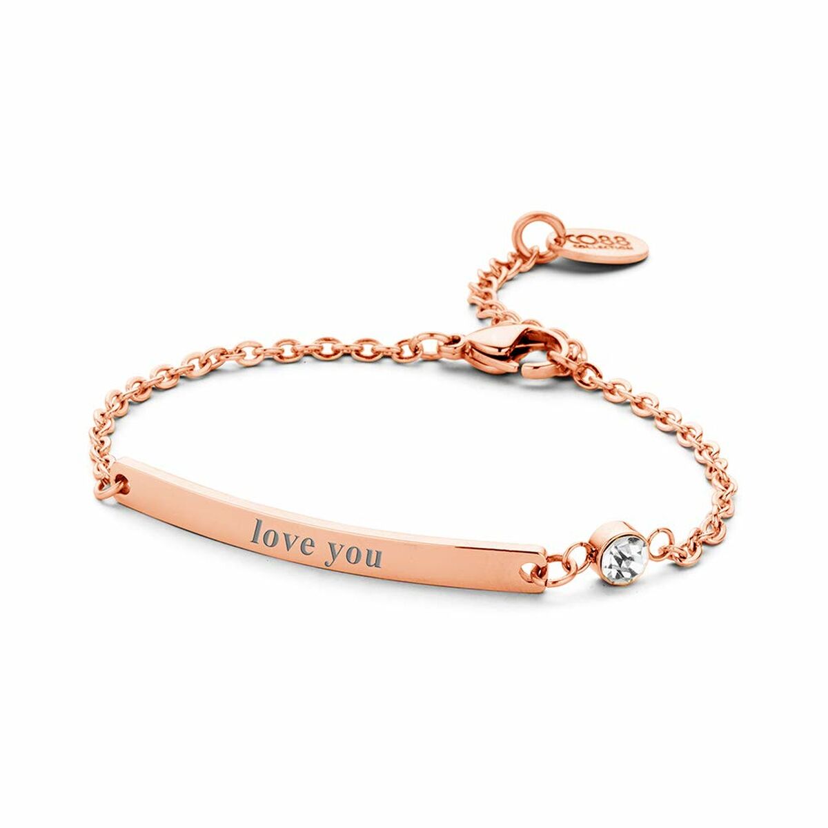 Detail van de CO88 Collection gouden armband met 'love you' gravure en fonkelende steen.
