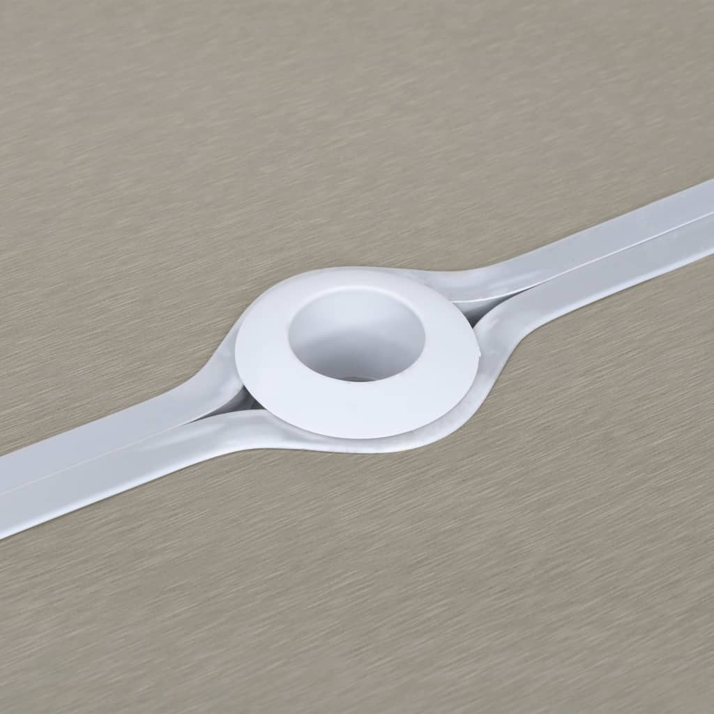 Detail van het parasolgat in de vidaXL campingtafel, voor extra comfort.