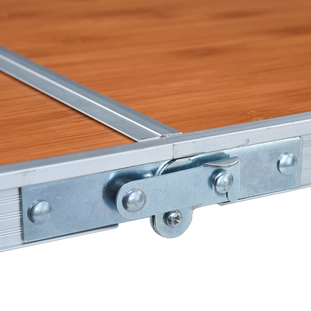 Detail van het stevige metalen frame en het MDF tafelblad van de vidaXL campingtafel.