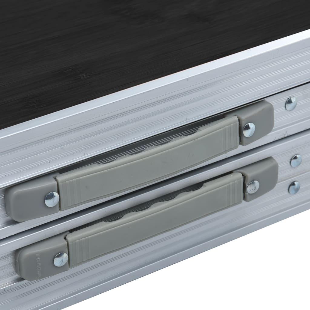 Detail van de inklapbare campingtafel vidaXL met grijze handgrepen en aluminium afwerking.