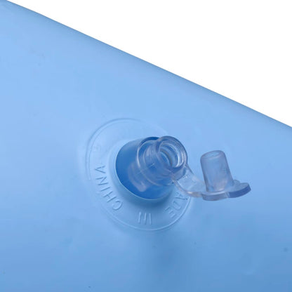 Detail van het ventiel van het vidaXL winterluchtkussen in lichtblauw PVC.