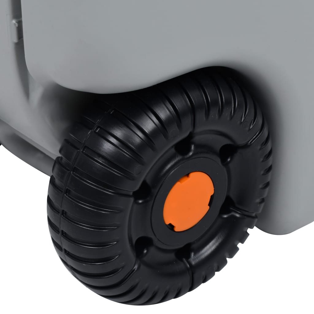 Detail van de rubberen wiel met oranje accent van de vidaXL watertank op wielen.