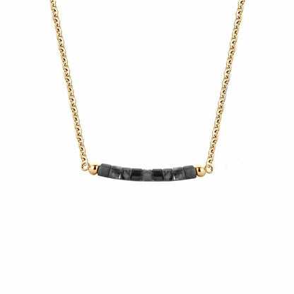 Detail van de gouden CO88 Collection damesketting met zwarte stenen in een elegante lijn.