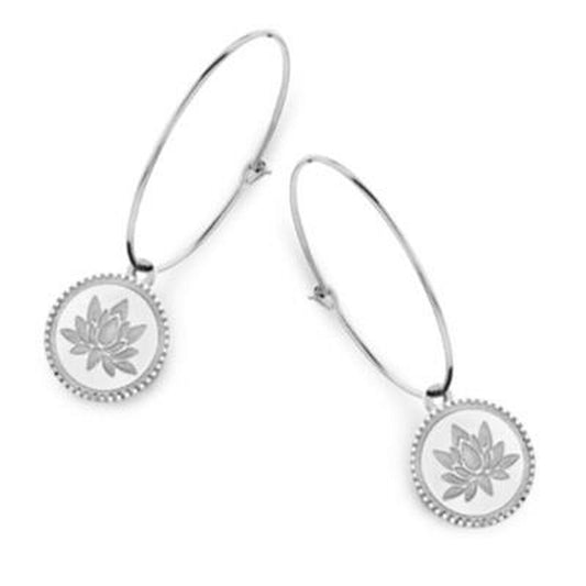 Zilverkleurige CO88 Collection oorbellen met een elegante lotusvormige hanger.