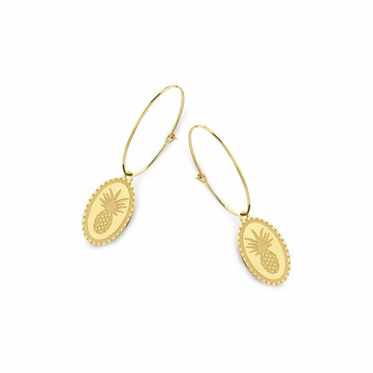 Detail van de CO88 Collection gouden oorbellen met ananasmotief en elegante afwerking.