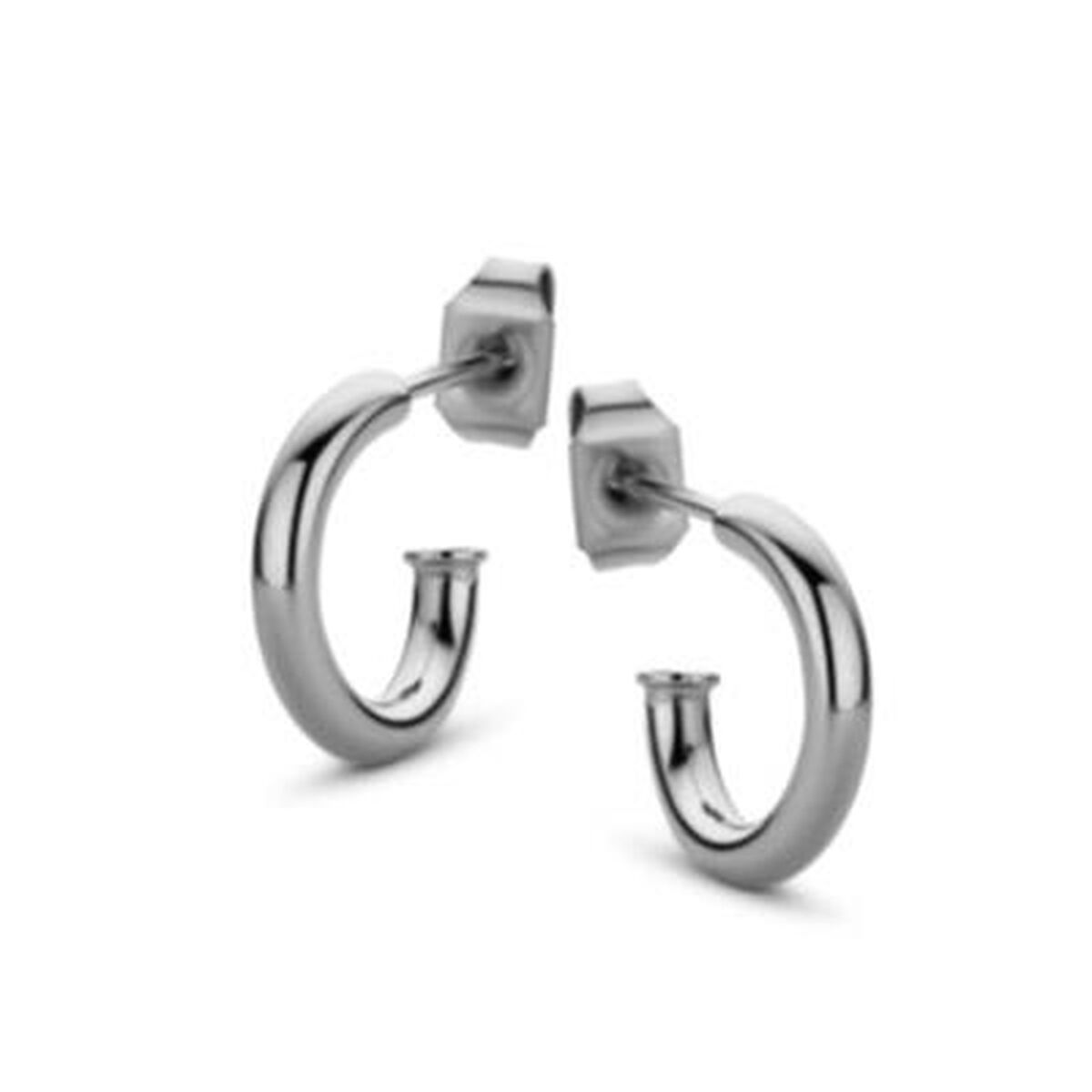 Zilverkleurige CO88 Collection oorbellen met een elegant, tijdloos ontwerp.
