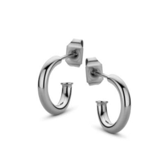 Zilverkleurige CO88 Collection oorbellen met een elegant, tijdloos ontwerp.