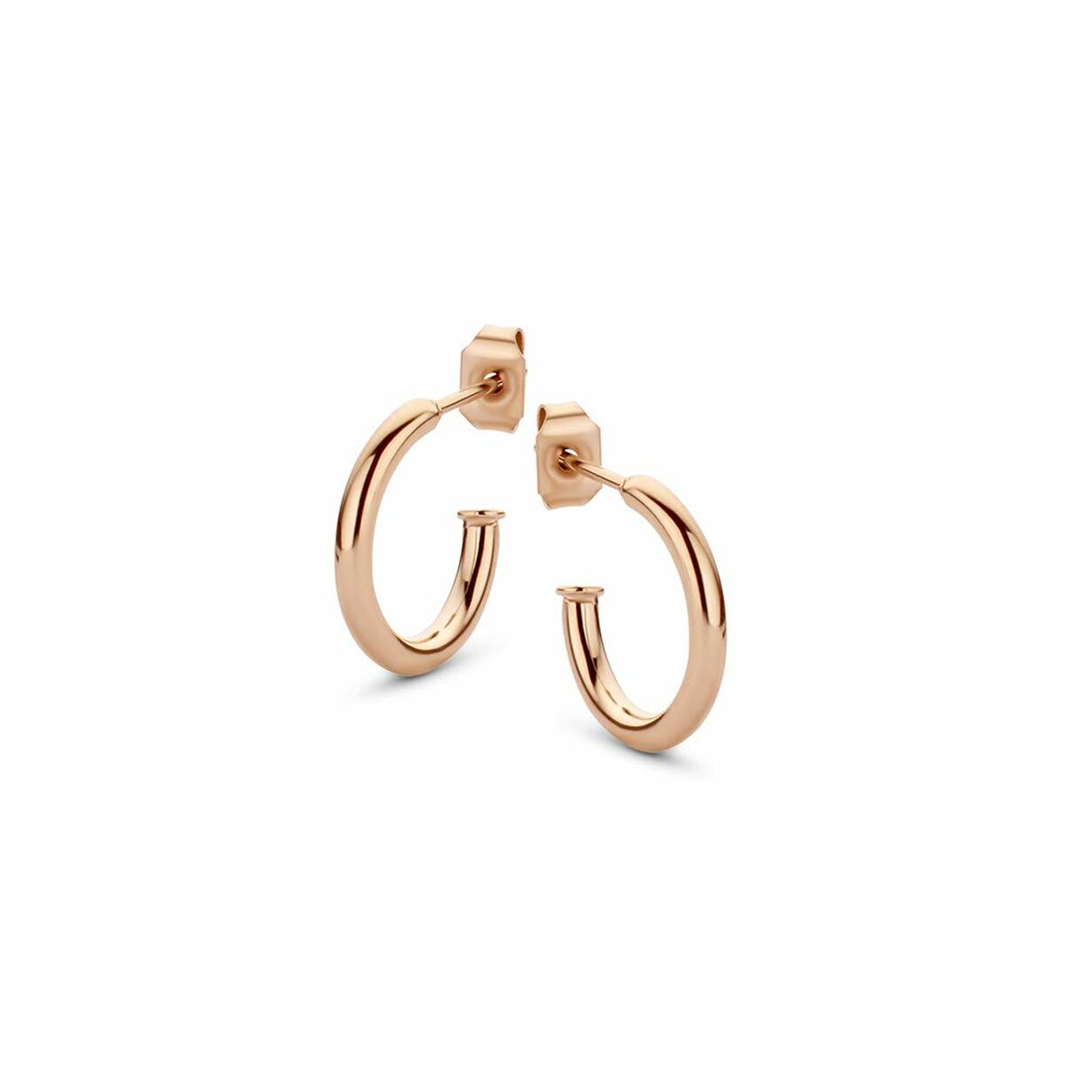 Detail van de CO88 Collection oorbellen in roze goud, met een elegante, ronde vorm.