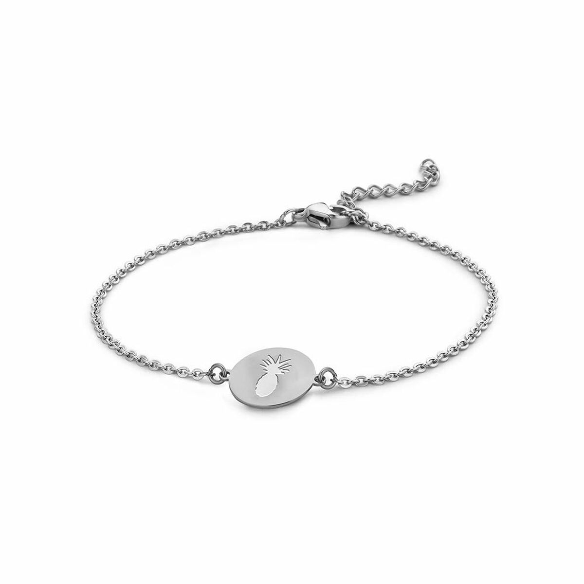 Detail van de zilverkleurige CO88 Collection armband met een elegante ananasbedel.
