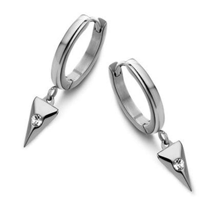 Zilverkleurige CO88 Collection oorbellen met elegant design en een moderne puntvorm.
