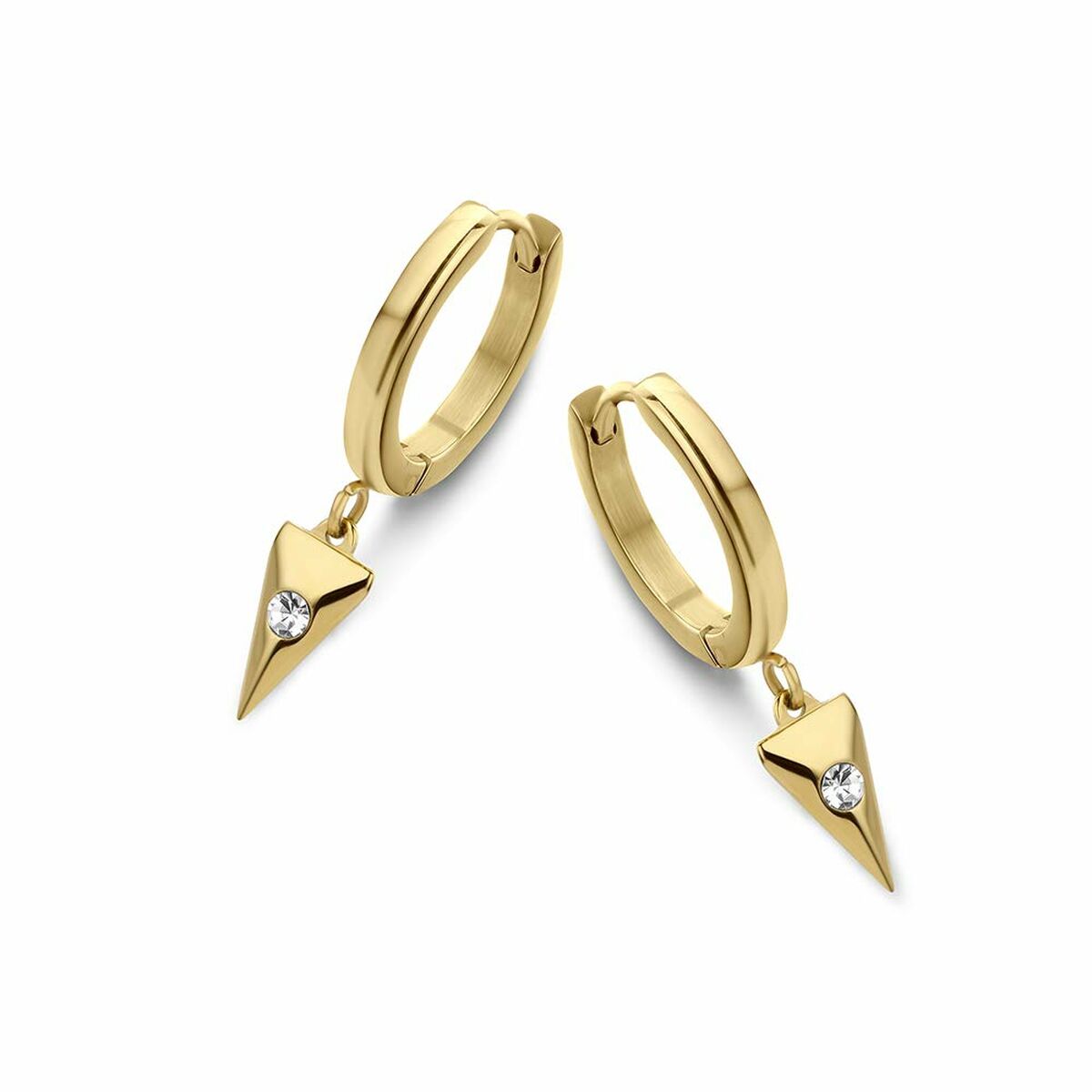 Detail van de gouden CO88 Collection oorbellen met een elegante driehoekige hanger en sprankelende steen.