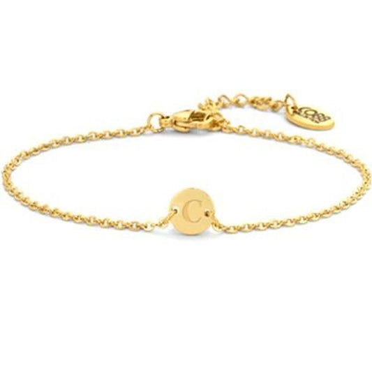 Gouden CO88 Collection armband met een tijdloos design en een schijfje met de letter C.