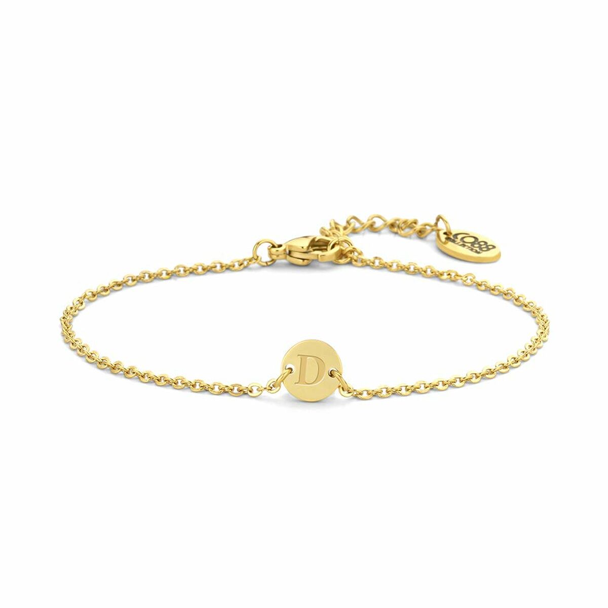 Detail van de CO88 Collection gouden armband met een ronde hanger en delicate schakels.
