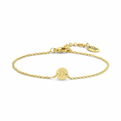 Detail van de CO88 Collection gouden armband met een ronde hanger en delicate schakels.