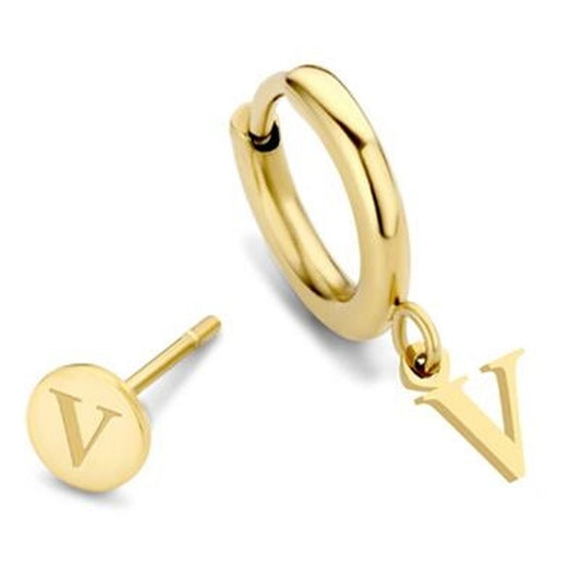 Gouden CO88 Collection oorbellen met elegant ontwerp en een hangend V-symbool.