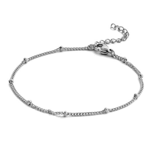Zilverkleurige CO88 Collection armband met elegant ontwerp en fijne schakelstructuur.