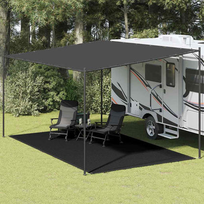 Zwart vidaXL tenttapijt van 300x500 cm onder een caravanluifel met stoelen en tafel.
