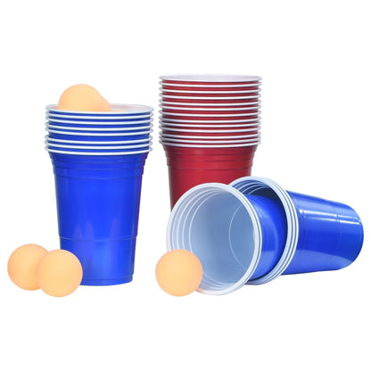 Detail van blauwe en rode bekers met oranje ballen voor de vidaXL Bierpongtafel.