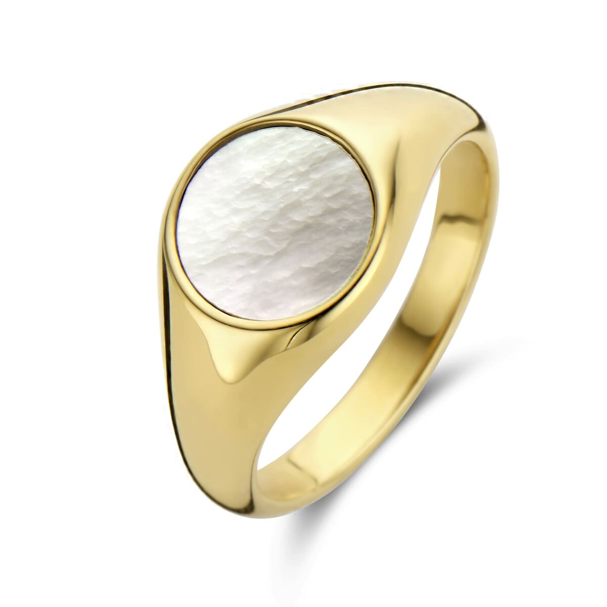 Detail van de CO88 Collection damesring met een opvallende, ronde witte steen in een gouden setting.