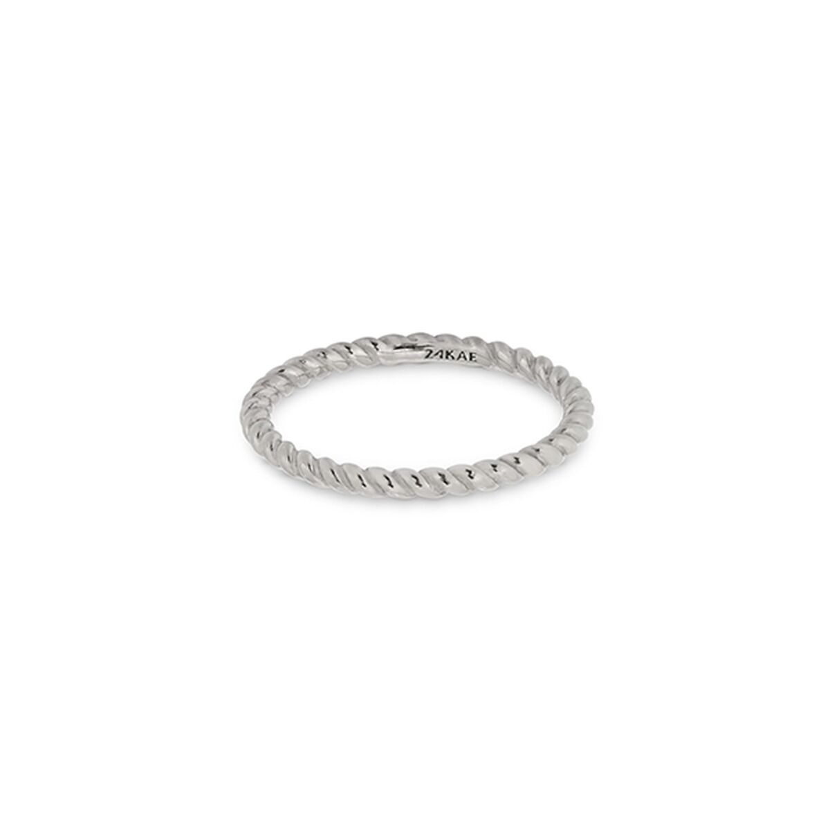 Zilverkleurige 24KAE ring met elegant gedraaid ontwerp, perfect voor dagelijks gebruik.