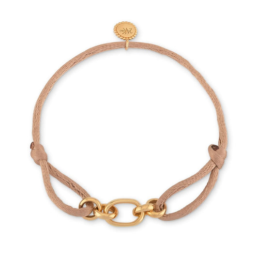 Elegante 24KAE gouden armband met een tijdloos ontwerp en verfijnde afwerking.