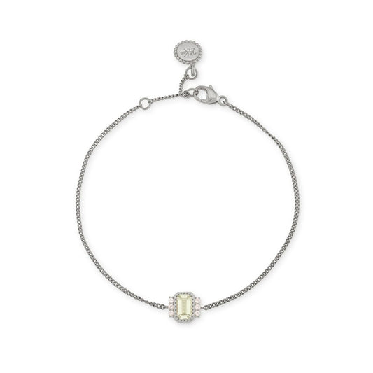 Zilverkleurige 24KAE armband met elegant ontwerp en sprankelende steen in het midden.