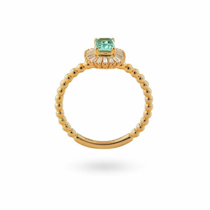 Elegante 24KAE ring voor dames met een groene steen en gedetailleerde gouden band.