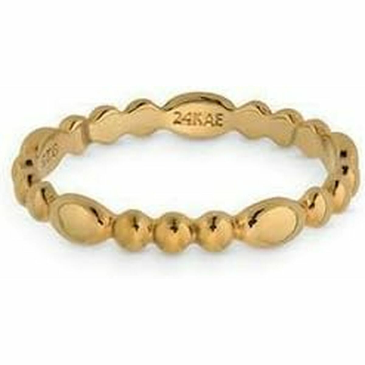 Detail van de 24KAE ring met een golvende gouden afwerking en subtiele bollen.