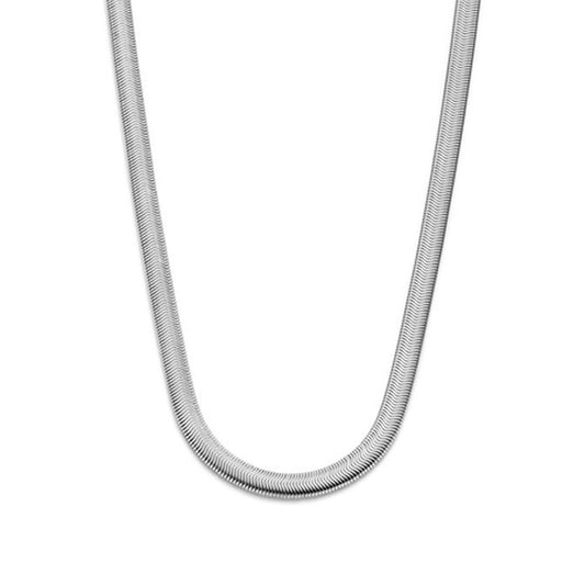Zilverkleurige CO88 Collection ketting met elegante afwerking, vooraanzicht.