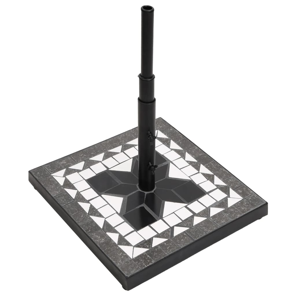 Detail van de vidaXL parasolvoet in zwart en wit, met vierkante tegeloppervlak.
