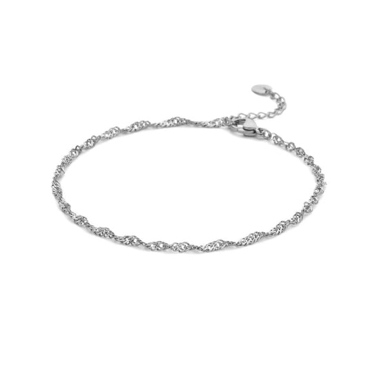 Zilverkleurige CO88 Collection armband met een tijdloos ontwerp en elegante details.
