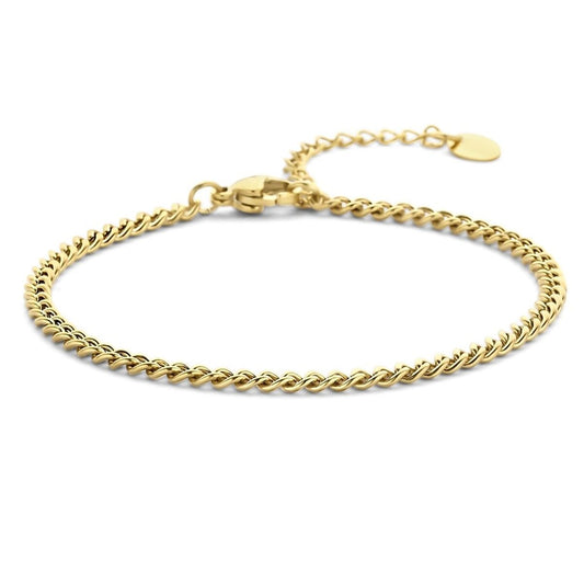 Gouden CO88 Collection armband met elegante draai en sluiting, veelzijdig voor elke gelegenheid.
