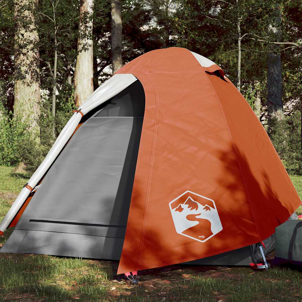 Oranje vidaXL koepeltent voor twee personen, waterdicht en geplaatst in een bosrijke omgeving.