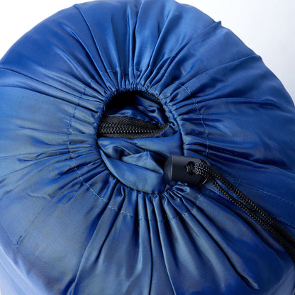 Detail van de opbergzak van de vidaXL mummie slaapzak in donkerblauw met trekkoord.