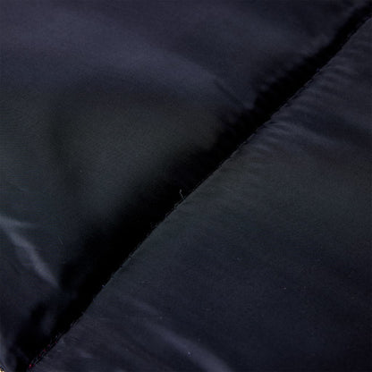 Detail van de zwarte polyester stof van de vidaXL mummie slaapzak voor extra comfort.