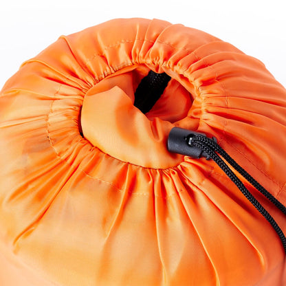 Detail van de oranje opbergtas van de vidaXL mummie slaapzak met trekkoord.