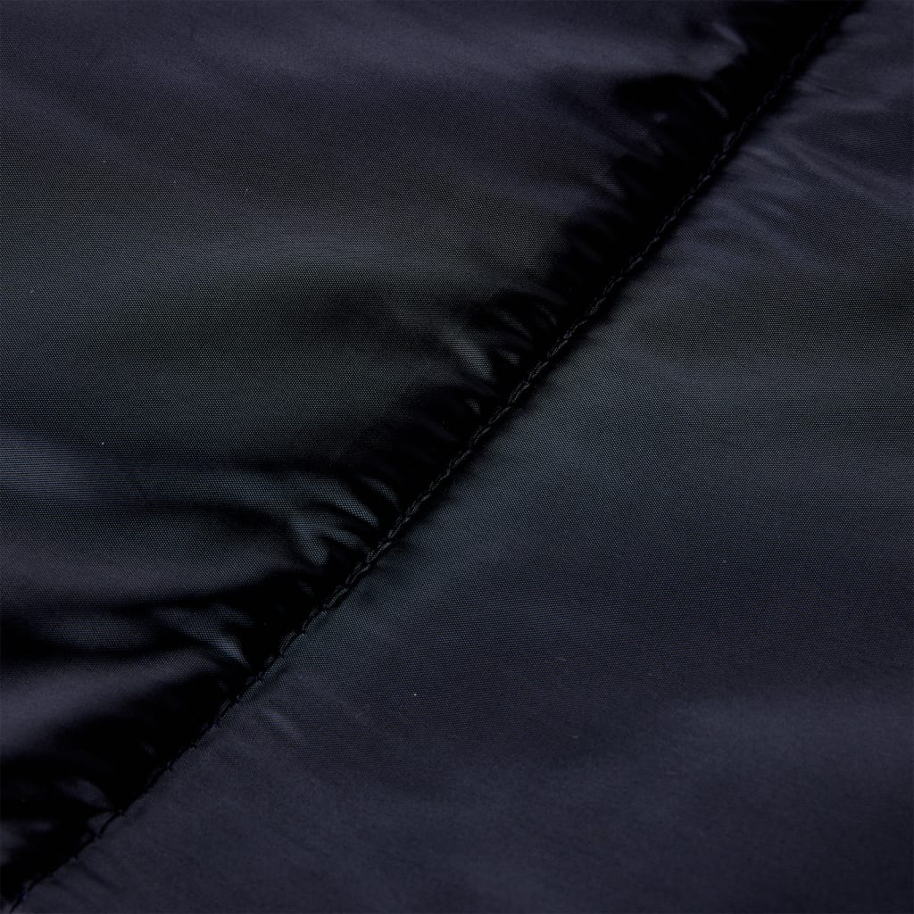 Detail van de zwarte mummie slaapzak van vidaXL met een gladde, waterbestendige afwerking.