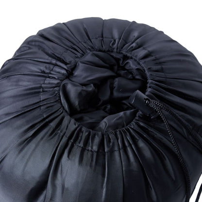 Detail van de zwarte opbergtas van de vidaXL mummie slaapzak, met trekkoordsluiting.