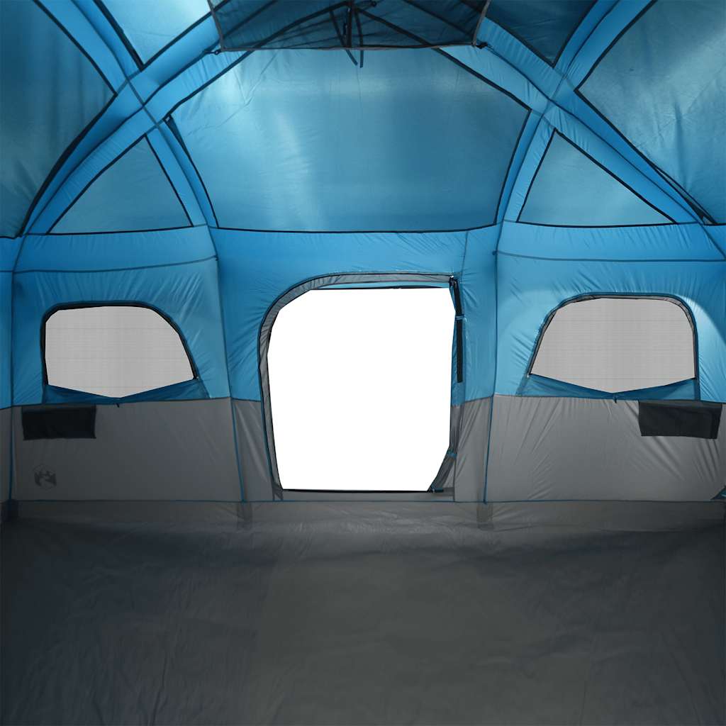 Detail van het interieur van de vidaXL 10-persoons tent met grote ramen en ventilatieopeningen.