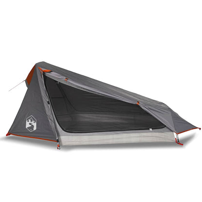 Detail van de grijs-oranje vidaXL tunneltent met open ingang en goede ventilatie.